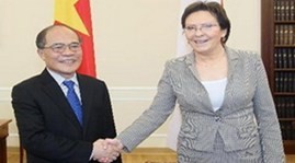 Chủ tịch Quốc hội Nguyễn Sinh Hùng thăm chính thức Ba Lan - ảnh 1